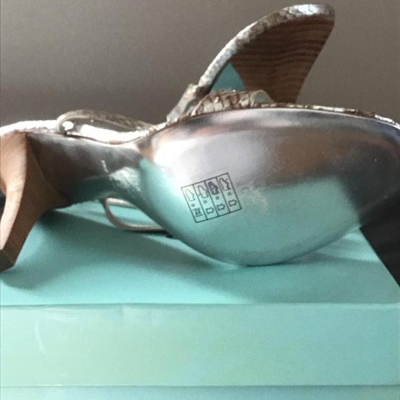 worn once  Marciano perfect condition size 10 - Picture 2 of 8